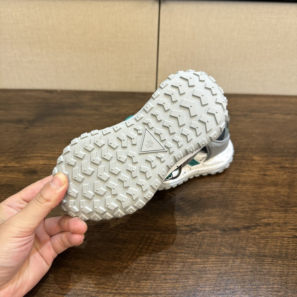 Nike ACG outdoor hiking shoes