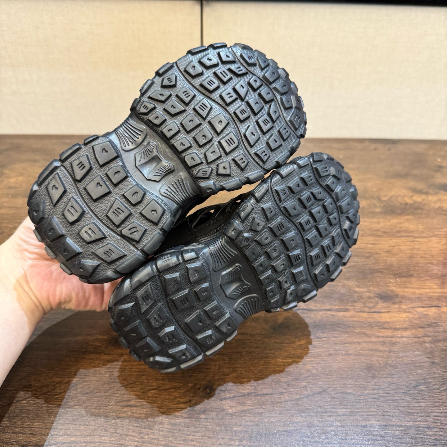 Adidas tire bottom beach shoes"black"