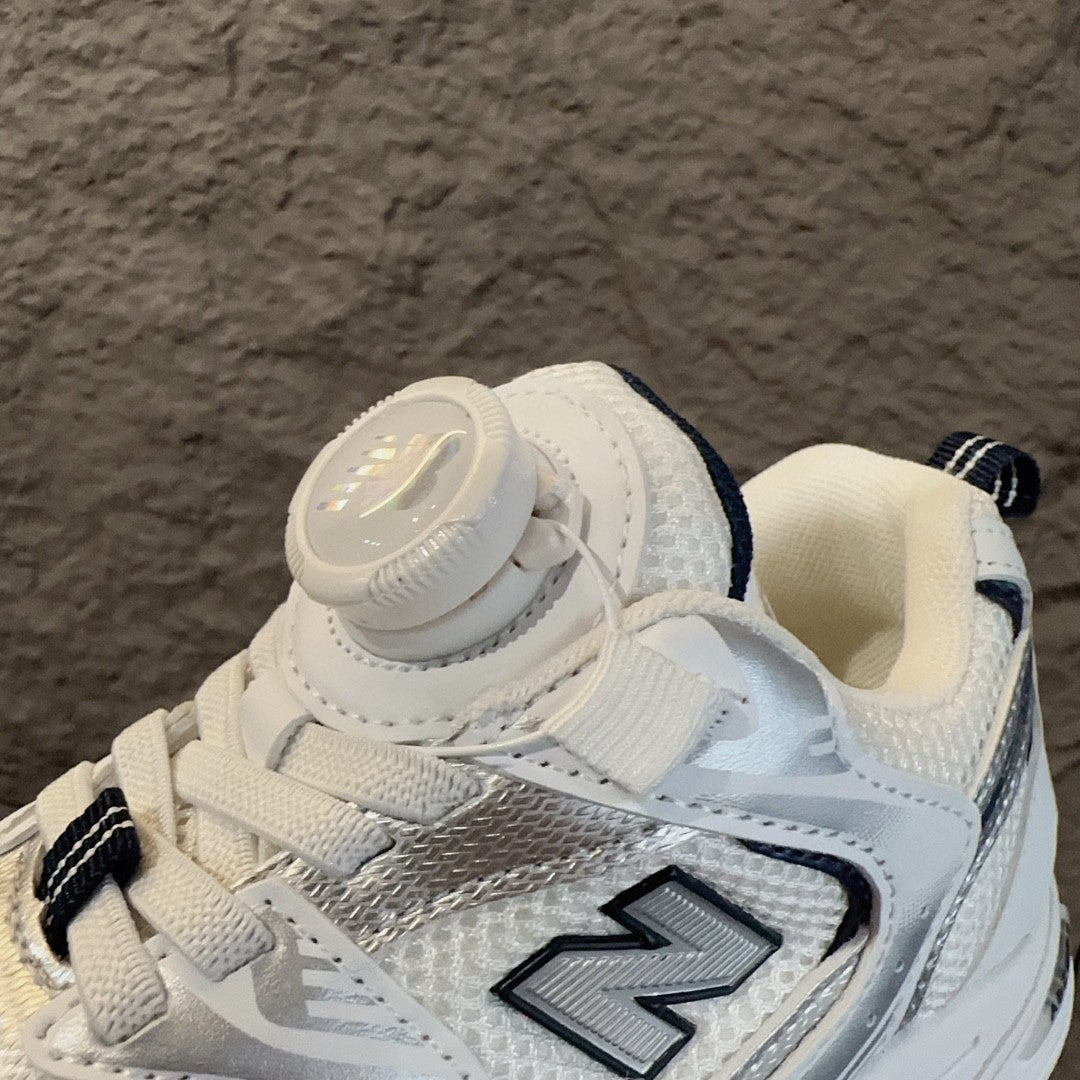 NB530 rotating button children's"white"