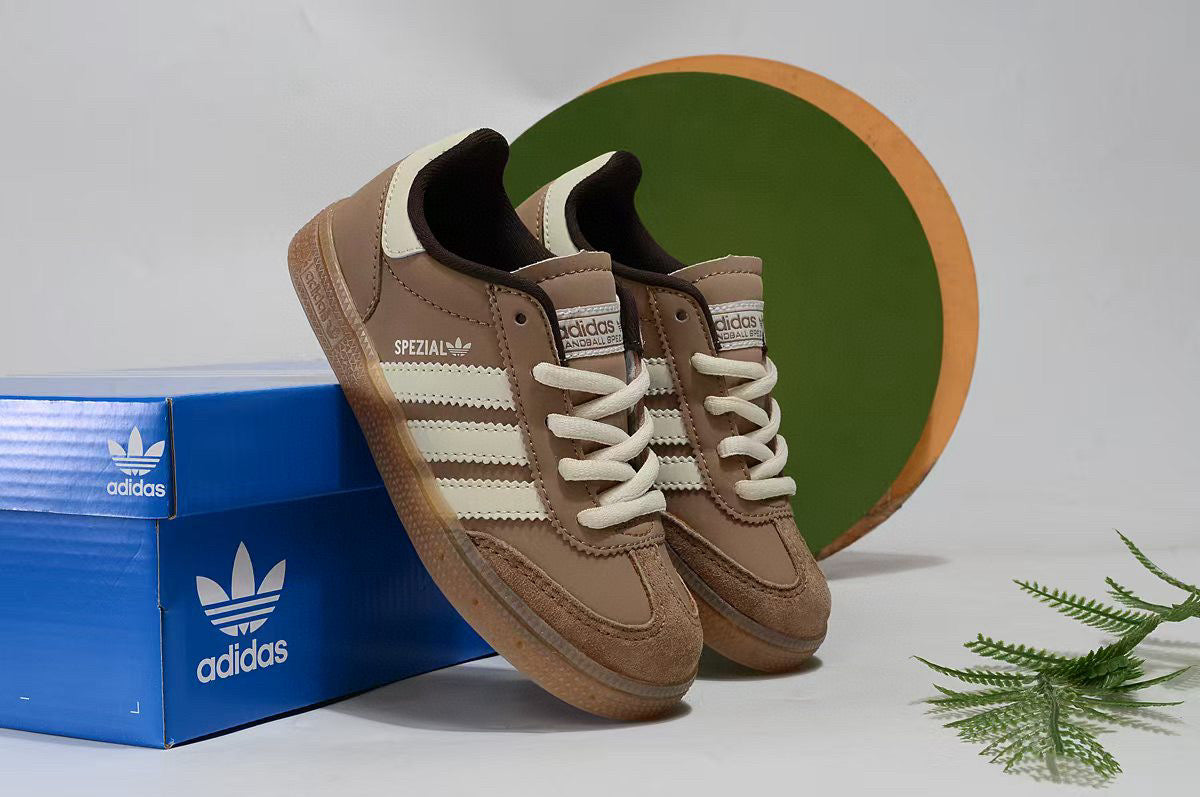 Adidas Dexter III children's shoes" light brwon"