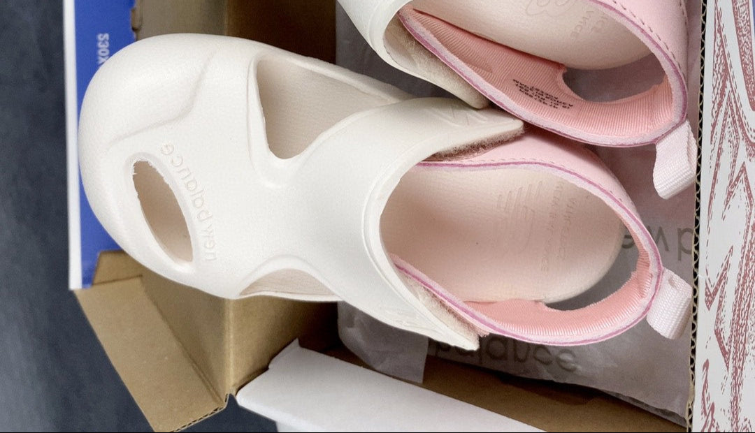 NB airplane hole shoes" off white, pink"