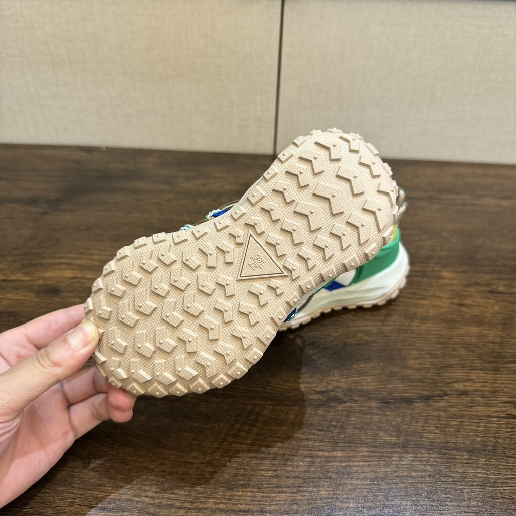 Nike ACG outdoor hiking shoes" green"