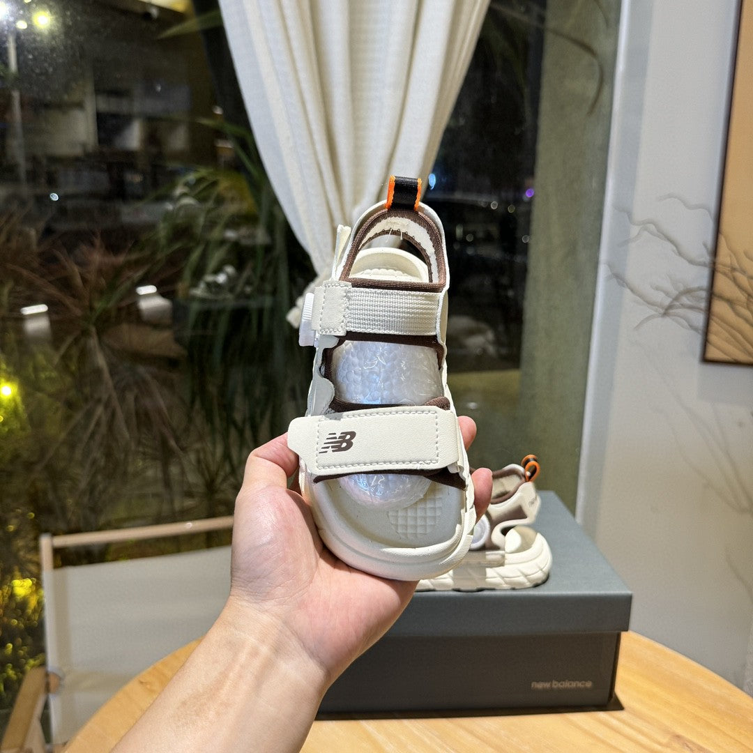 NB lock Velcro sandals" cream"