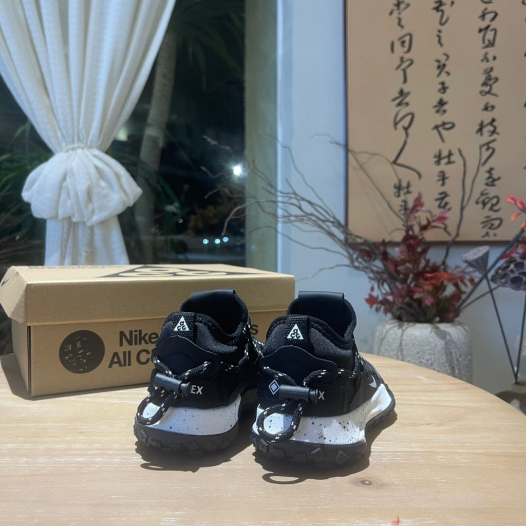 Nike ACG outdoor hiking shoes" black"