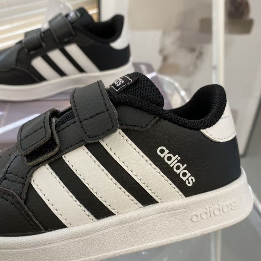 Adidas co-branded Velcro children's shoes" black, white"