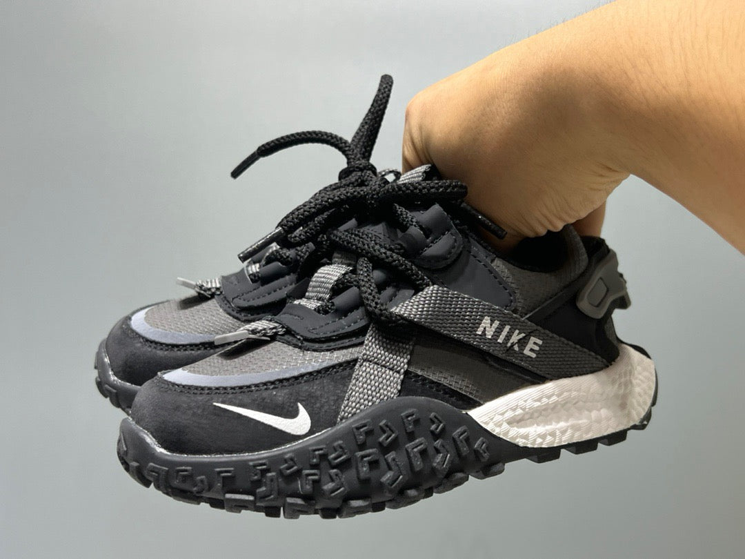 Nike's new tire-soled Velcro children's shoes " black"