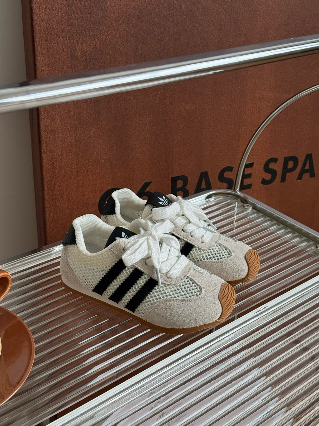 Adidas clover pig eight leather hollow mesh sneakers" white, black"