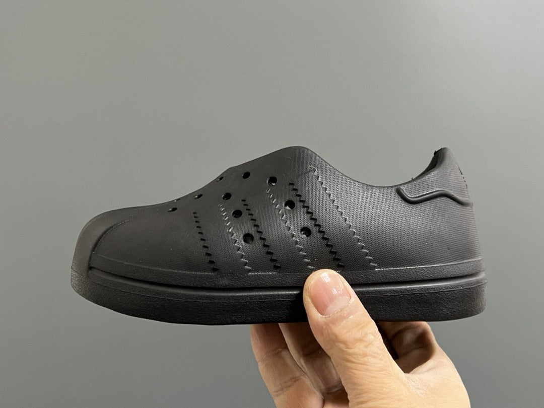 Soft shell hole slip-on sandals for children"  dark grey"