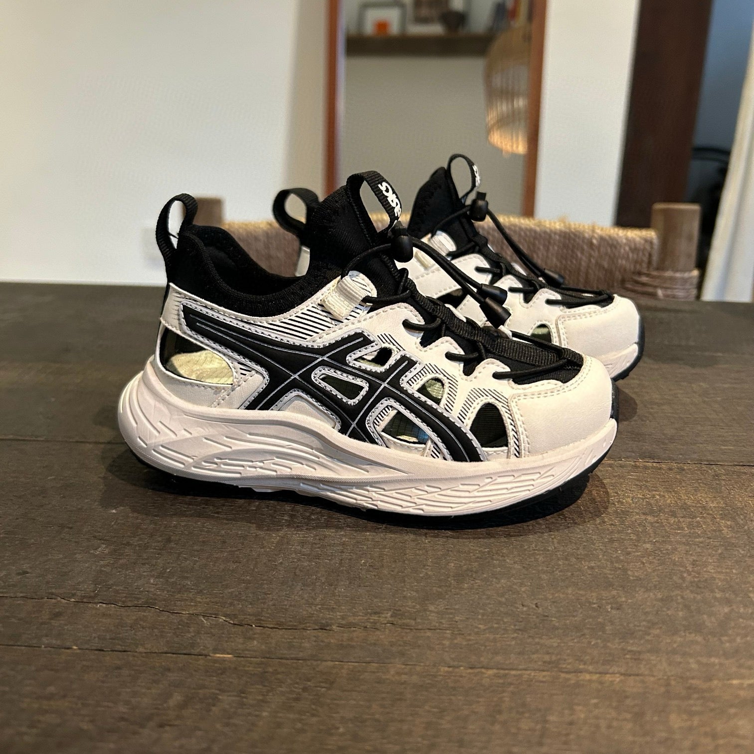 ASICS Stream Tracing Sports crocs "black and white"