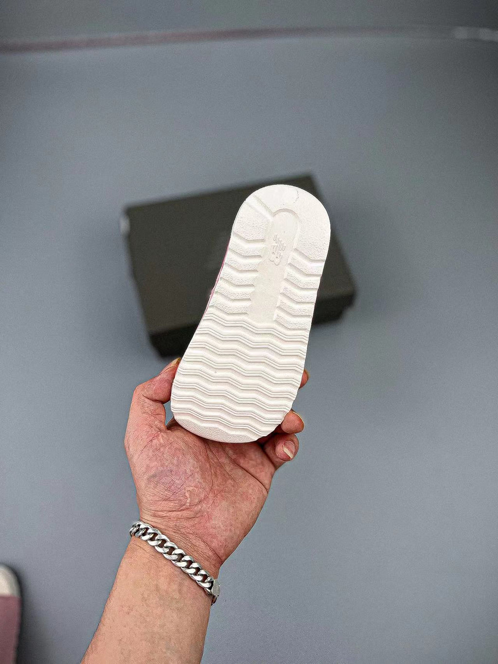 N large breasted sandals" light beige"