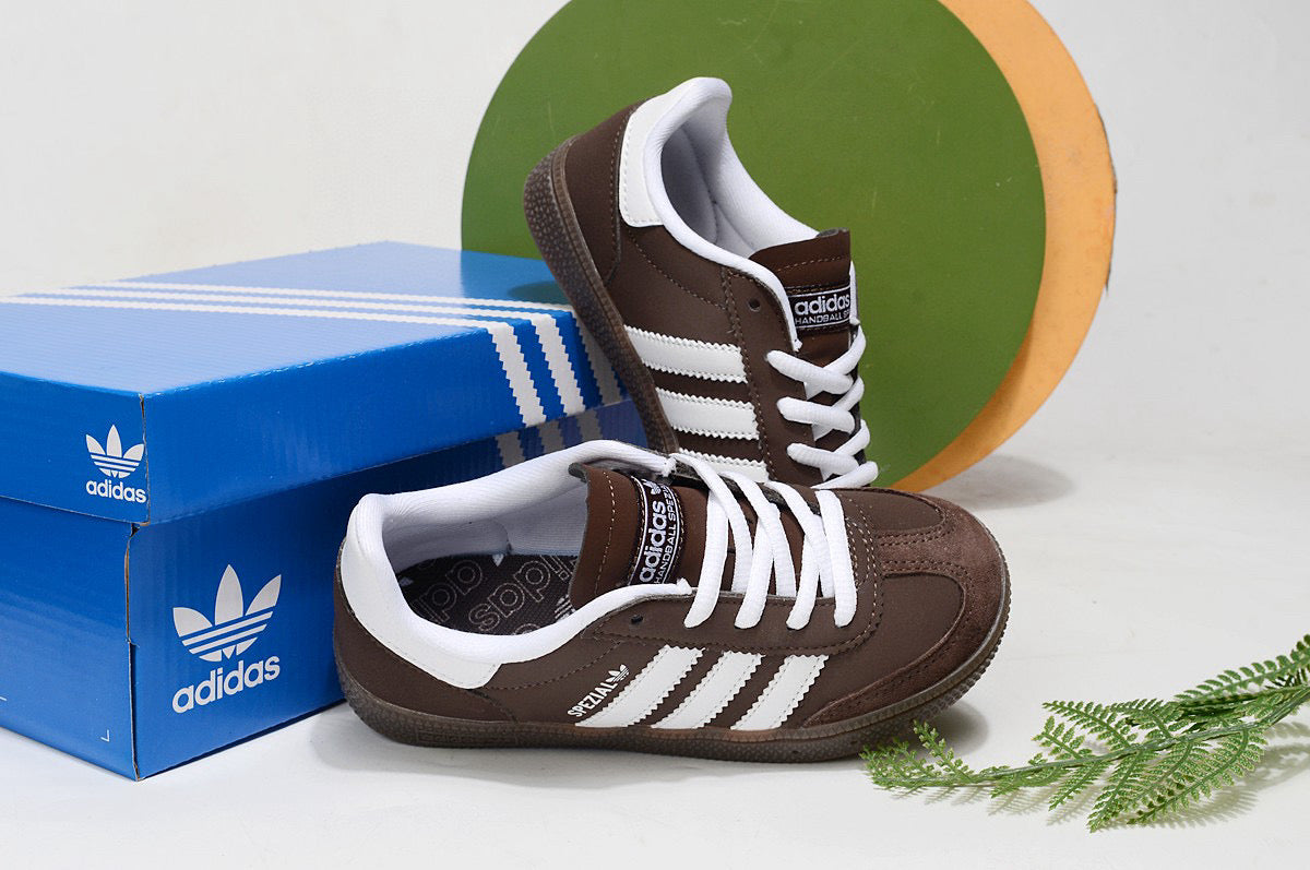 Adidas Dexter III children's shoes" brown"