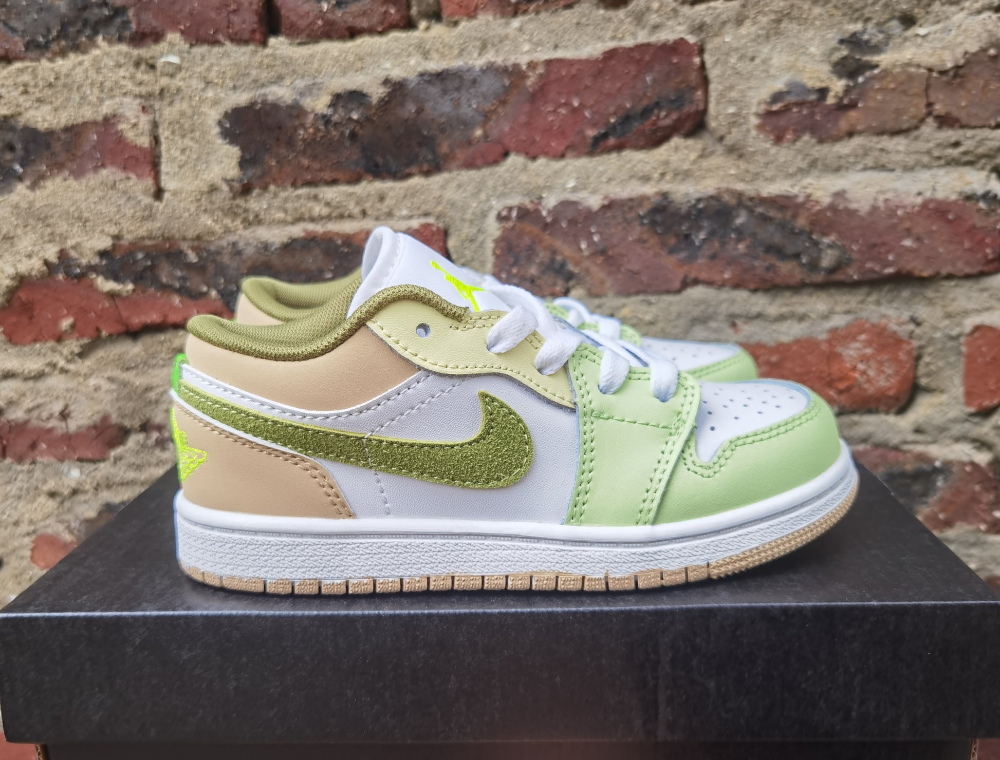 Joe 1 Low Top" white, lime green, olive green"