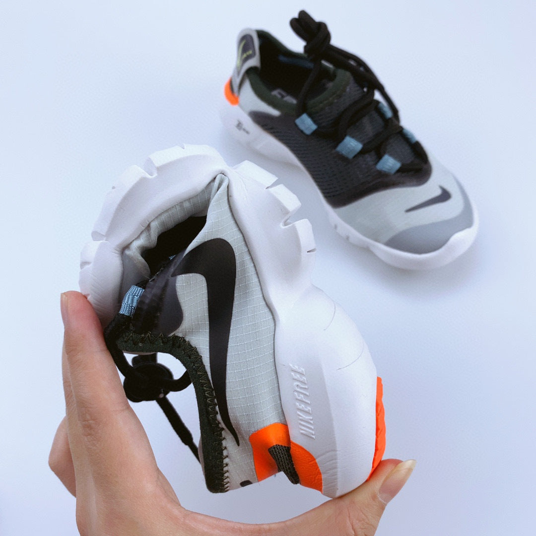 Nike Barefoot 5.0 Kids" light gray"
