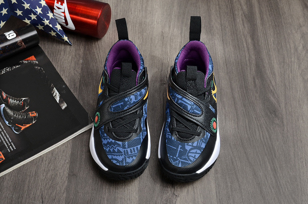 Nike's new UFO slip-on shoes for children" Black"