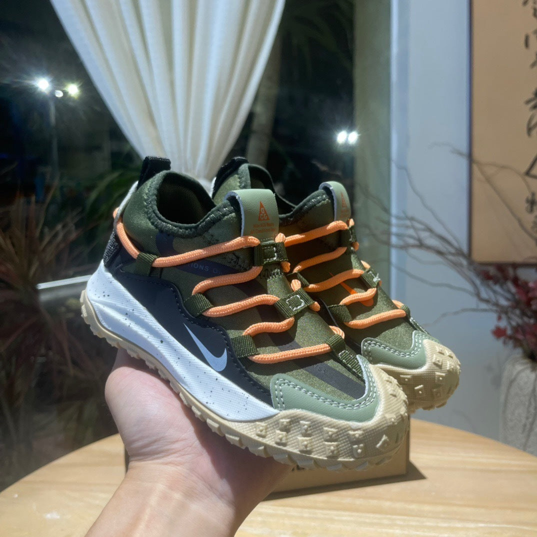 Nike ACG outdoor hiking shoes