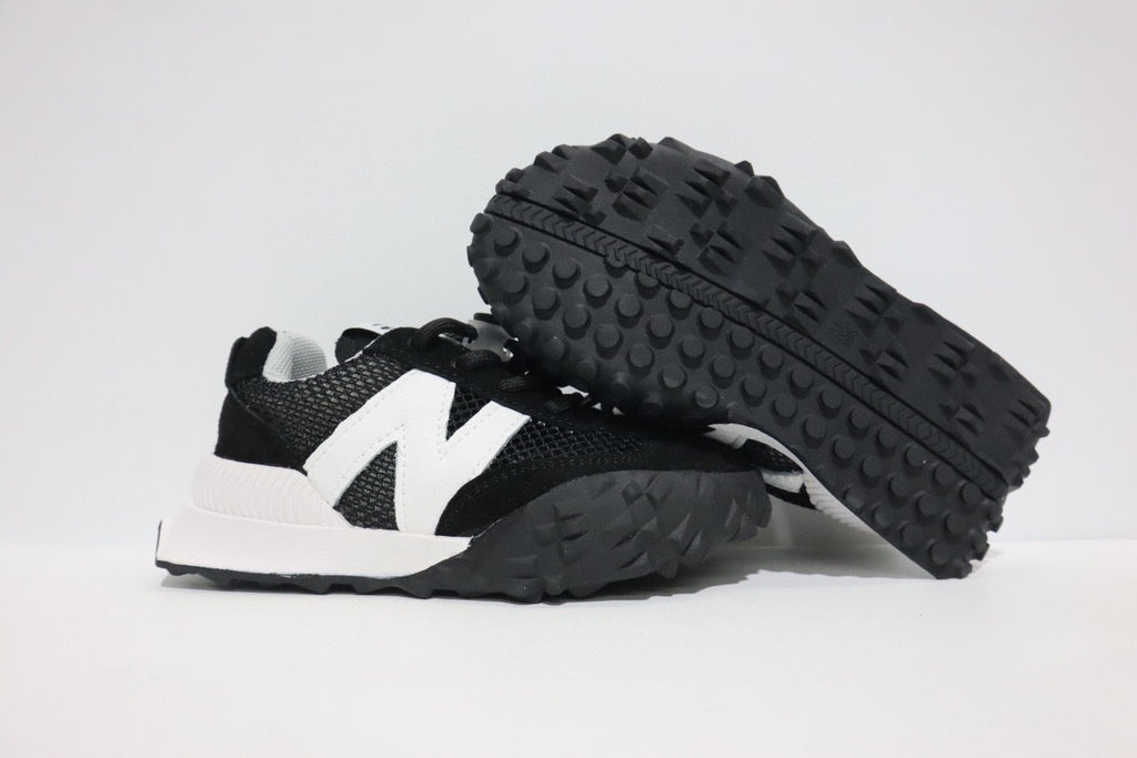N official website synchronized parallel bars sandals " black, white"