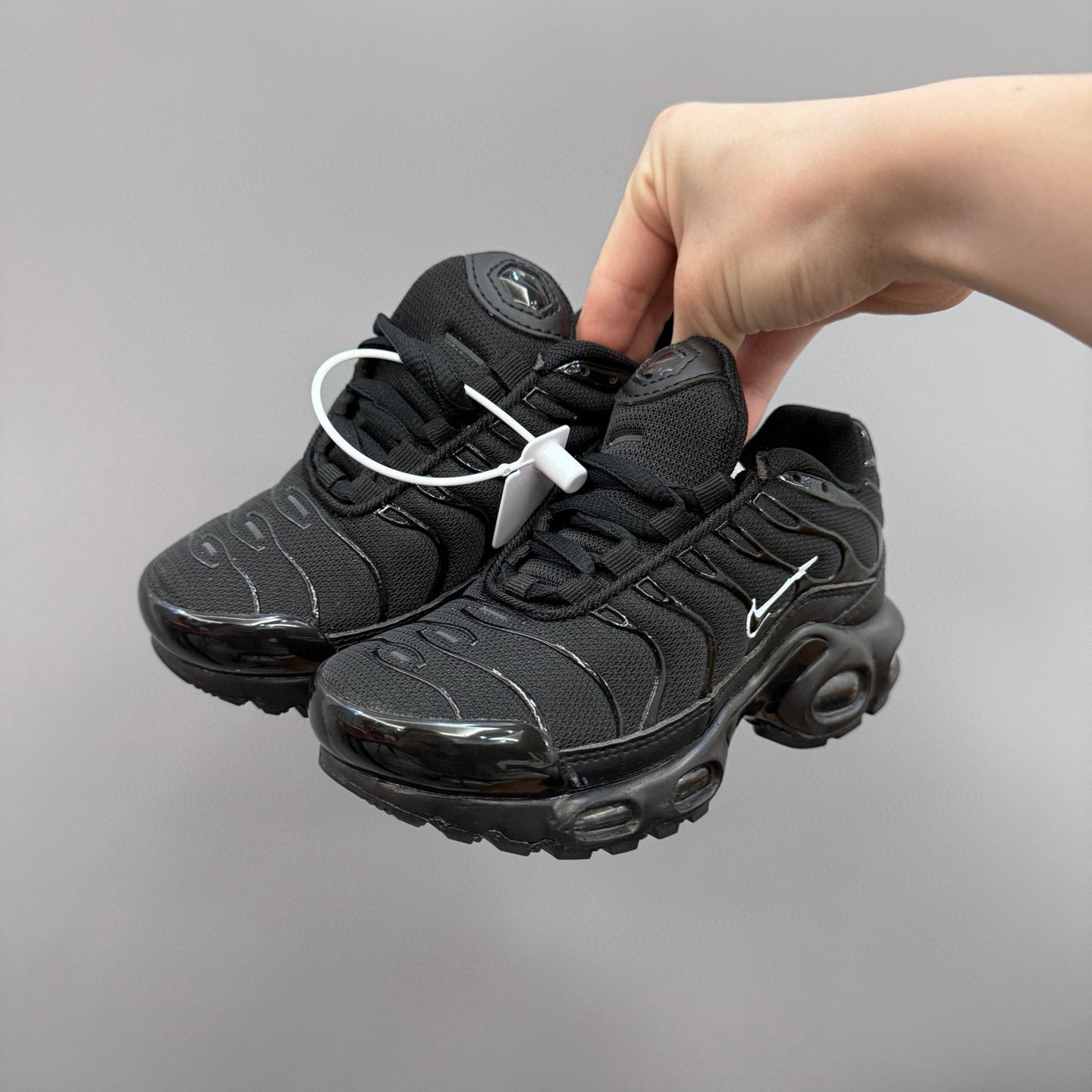 Nike Air Max Plus running shoes " black "