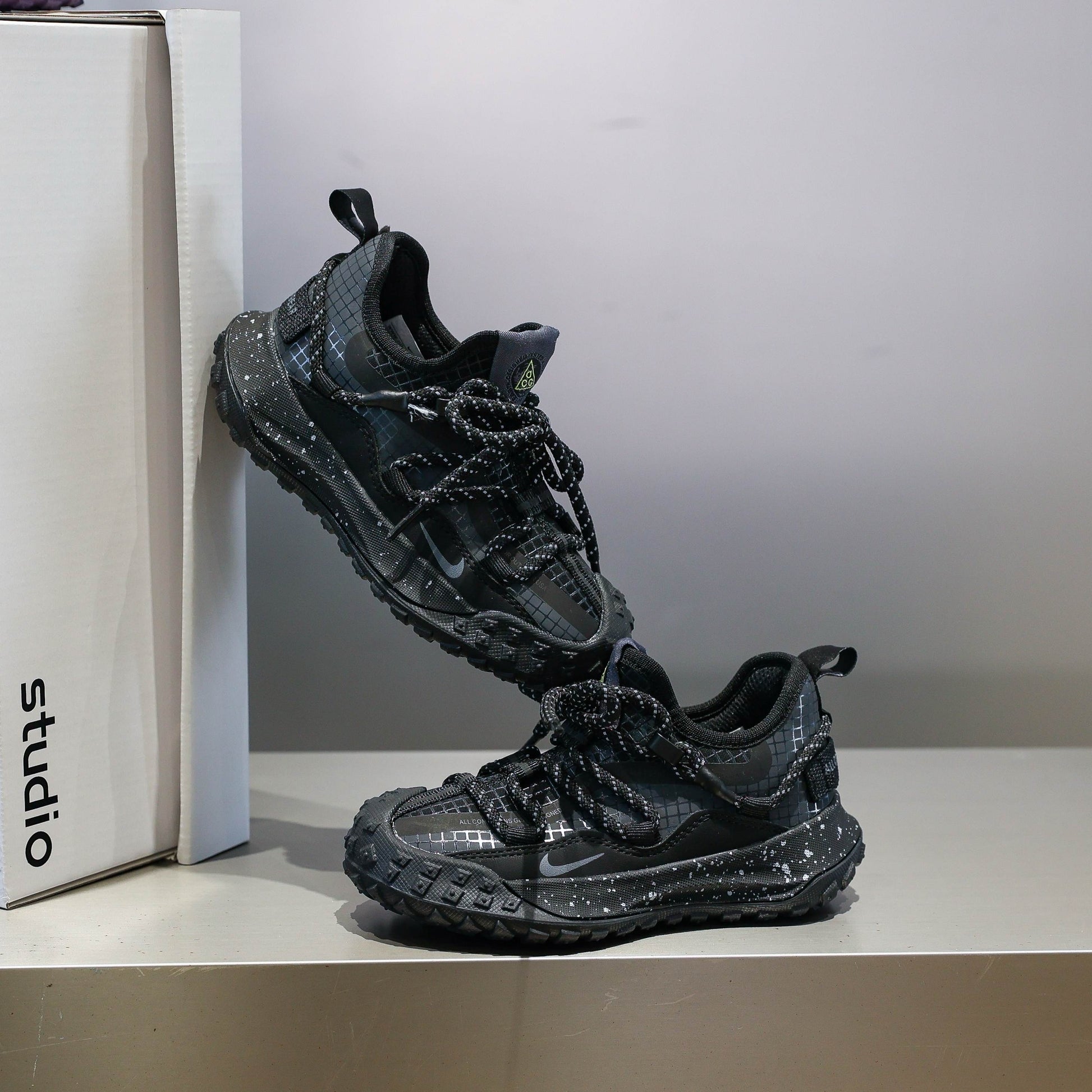 Nike ACG tire-soled hiking shoes