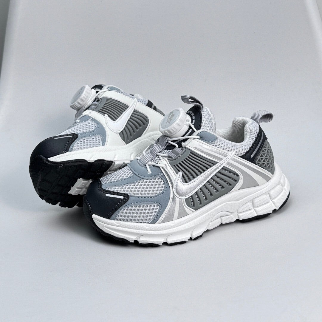 Nike Zoom V5 Retro Sneakers