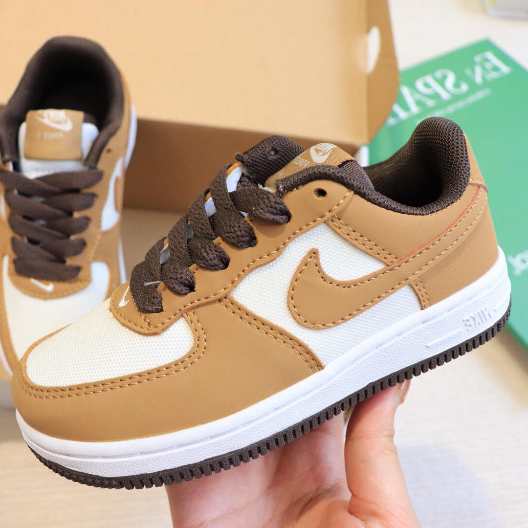 Air Force low-top lace-up sneakers" white, brown"