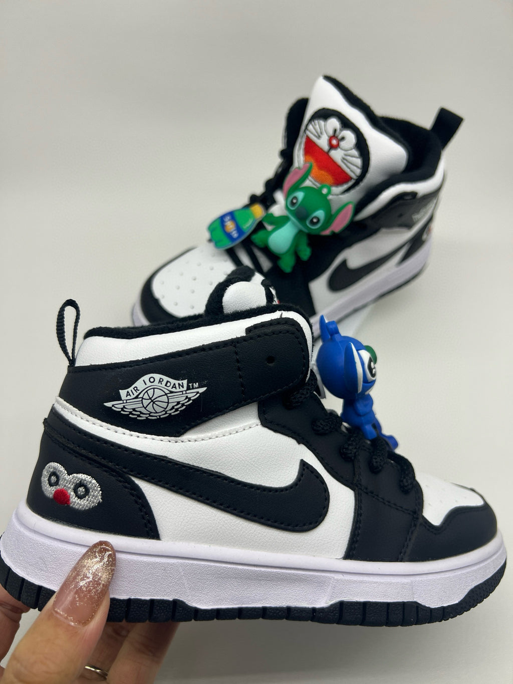 Joe One Cartoon Doll Accessories High Top Sneakers " white, black"