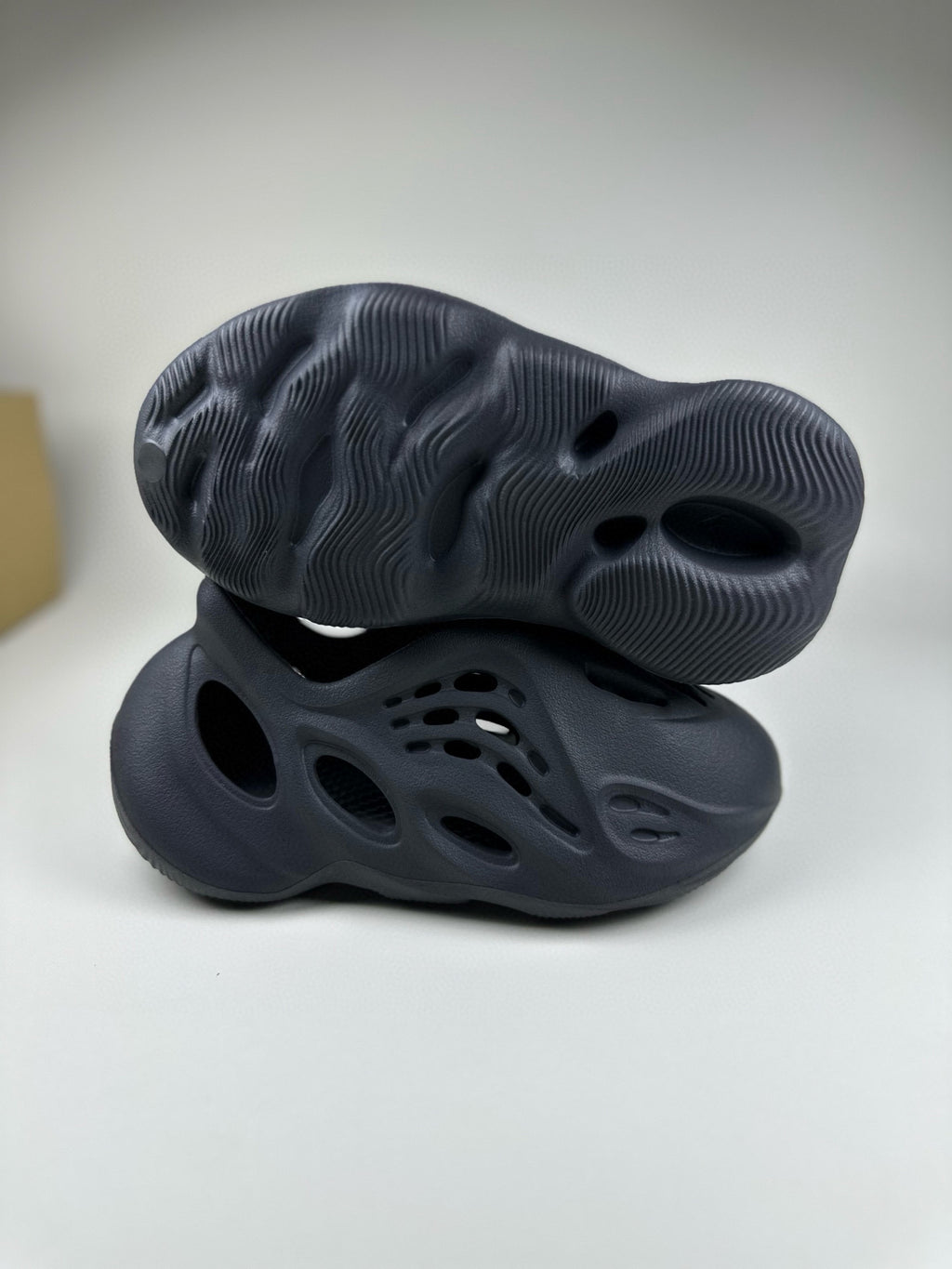 Coconut Crocs" black"