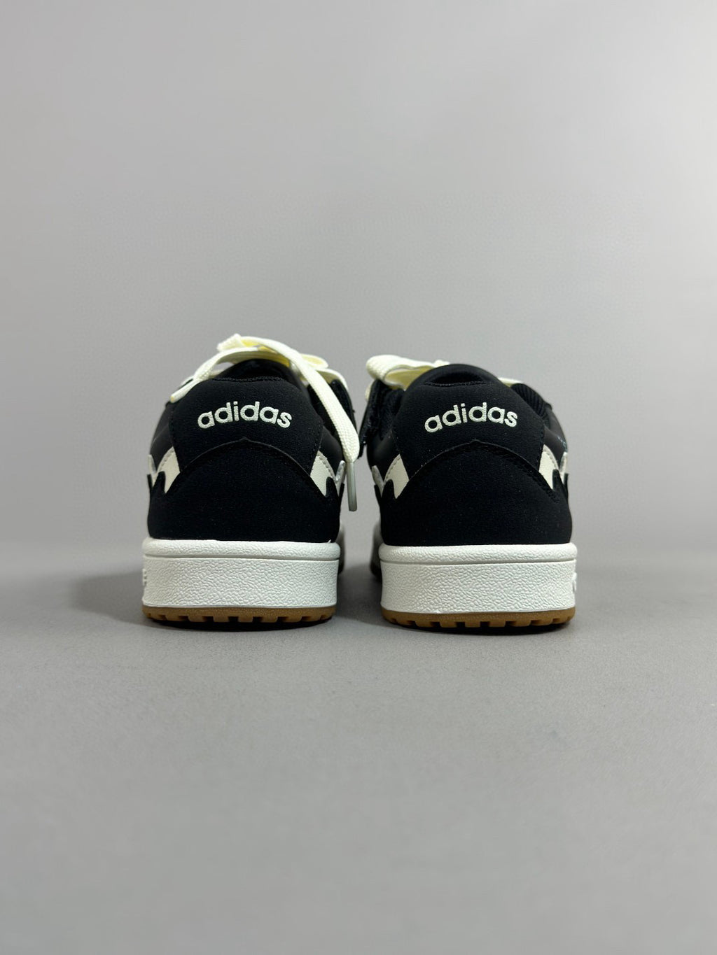 Adidas WCARD ADV classic retro sneakers" black"