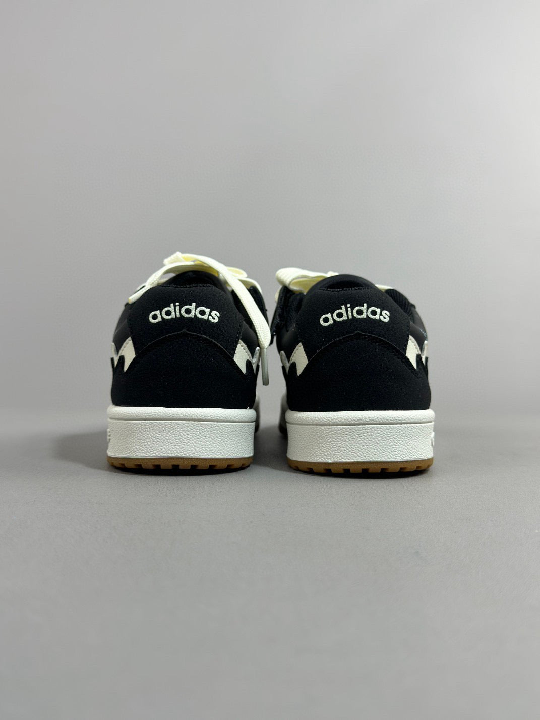Adidas WCARD ADV classic retro sneakers" black"
