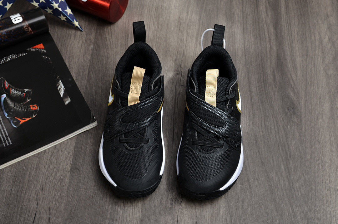 Nike's new UFO slip-on shoes for children" Black"