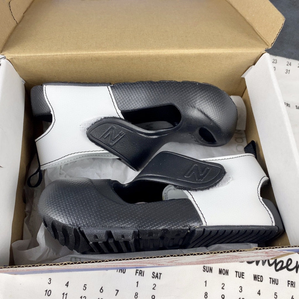 NB airplane hole shoes" BLACK"