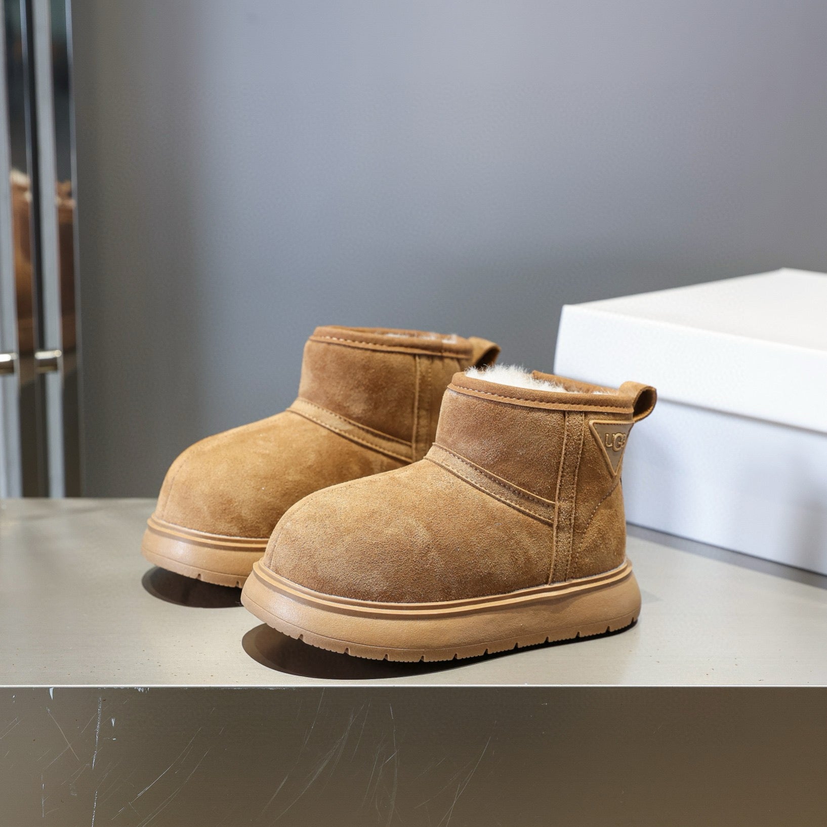 U-GG ugly leather big head snow boots" Camel"