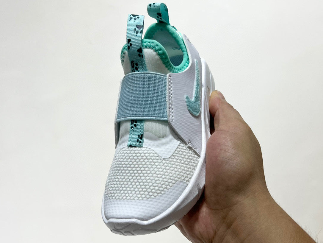 Nike's new barefoot slip" white"