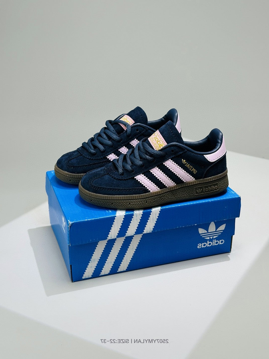 Adidas HANDBALL SPEZIAL Clover College Style Retro" Navy"