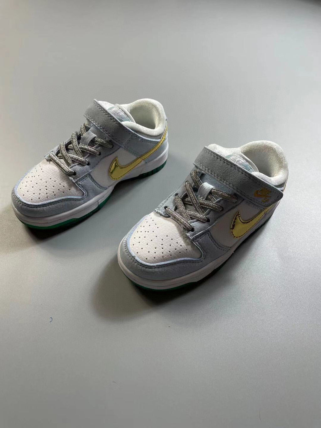 Nike SB single buckle sneakers" white, gray"