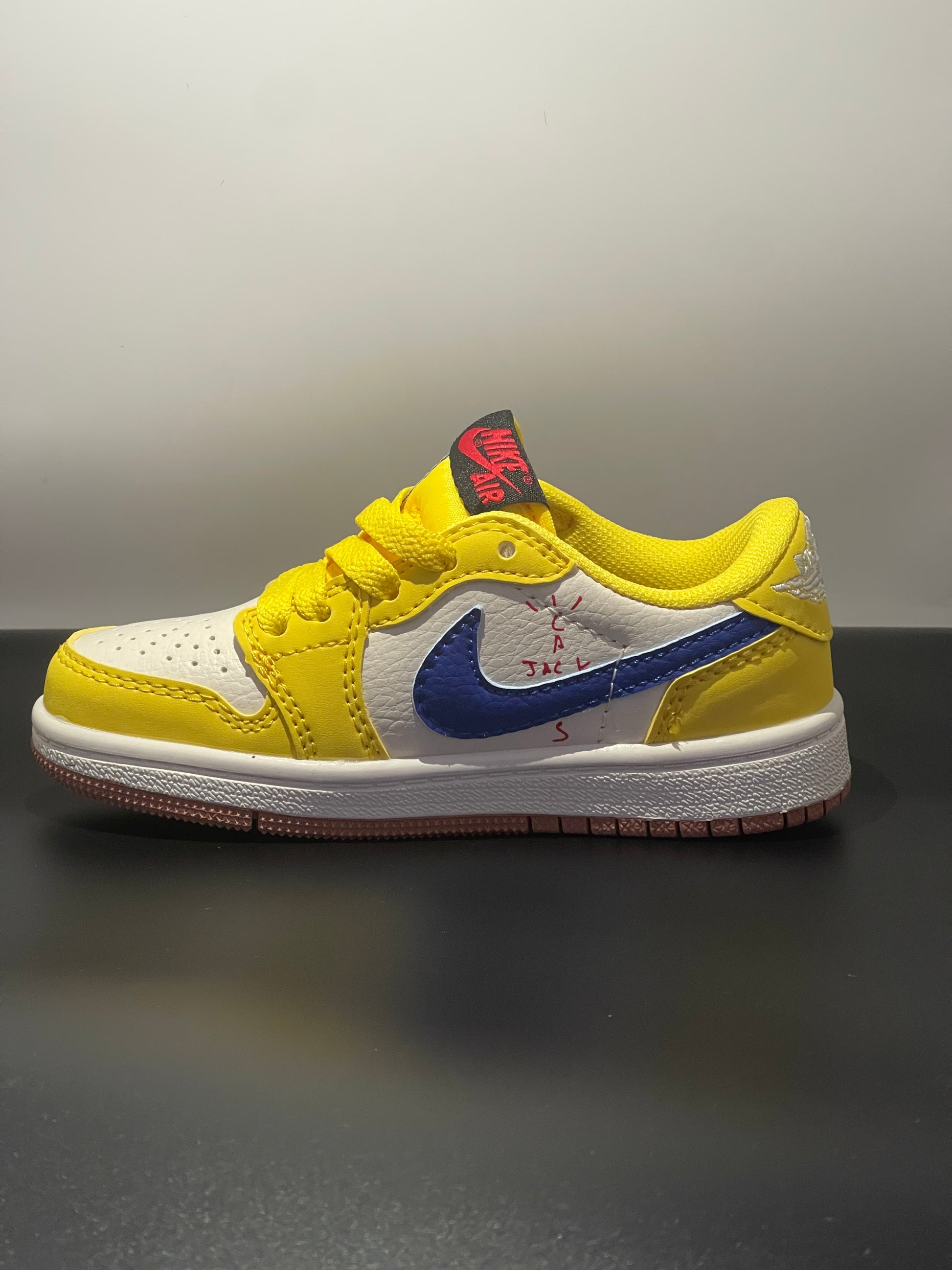 Jordan low-top reverse hook black warrior" white, yellow"