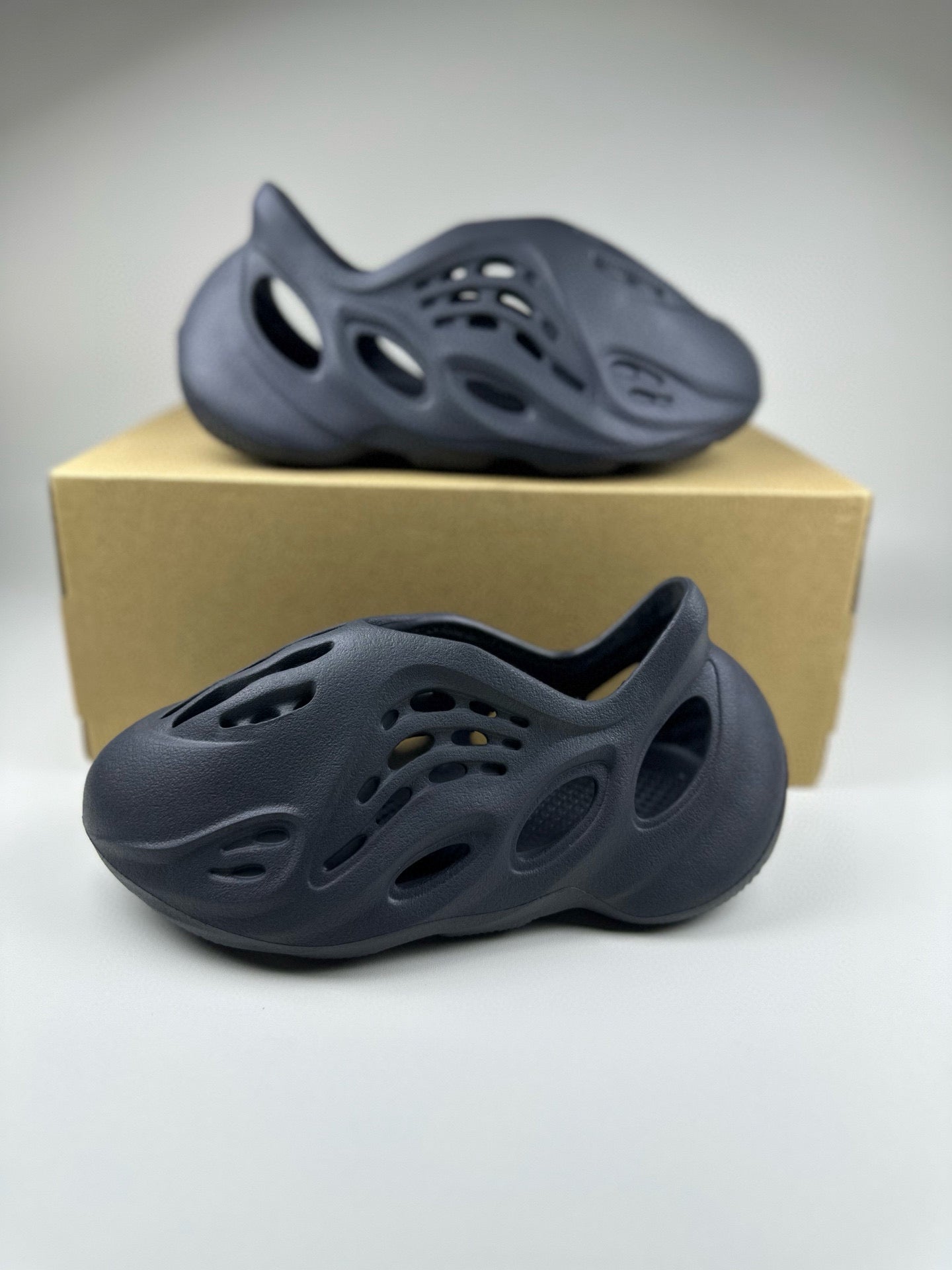 Coconut Crocs" black"