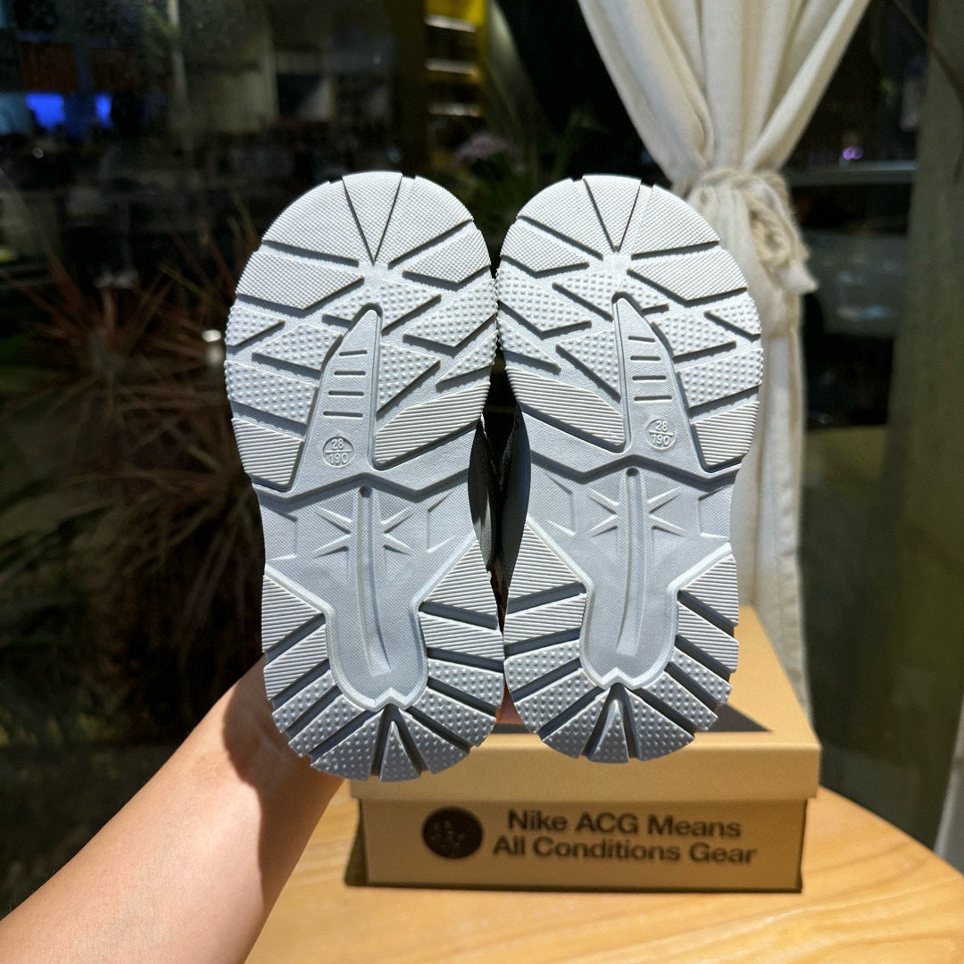 Nike ACG outdoor hiking shoes