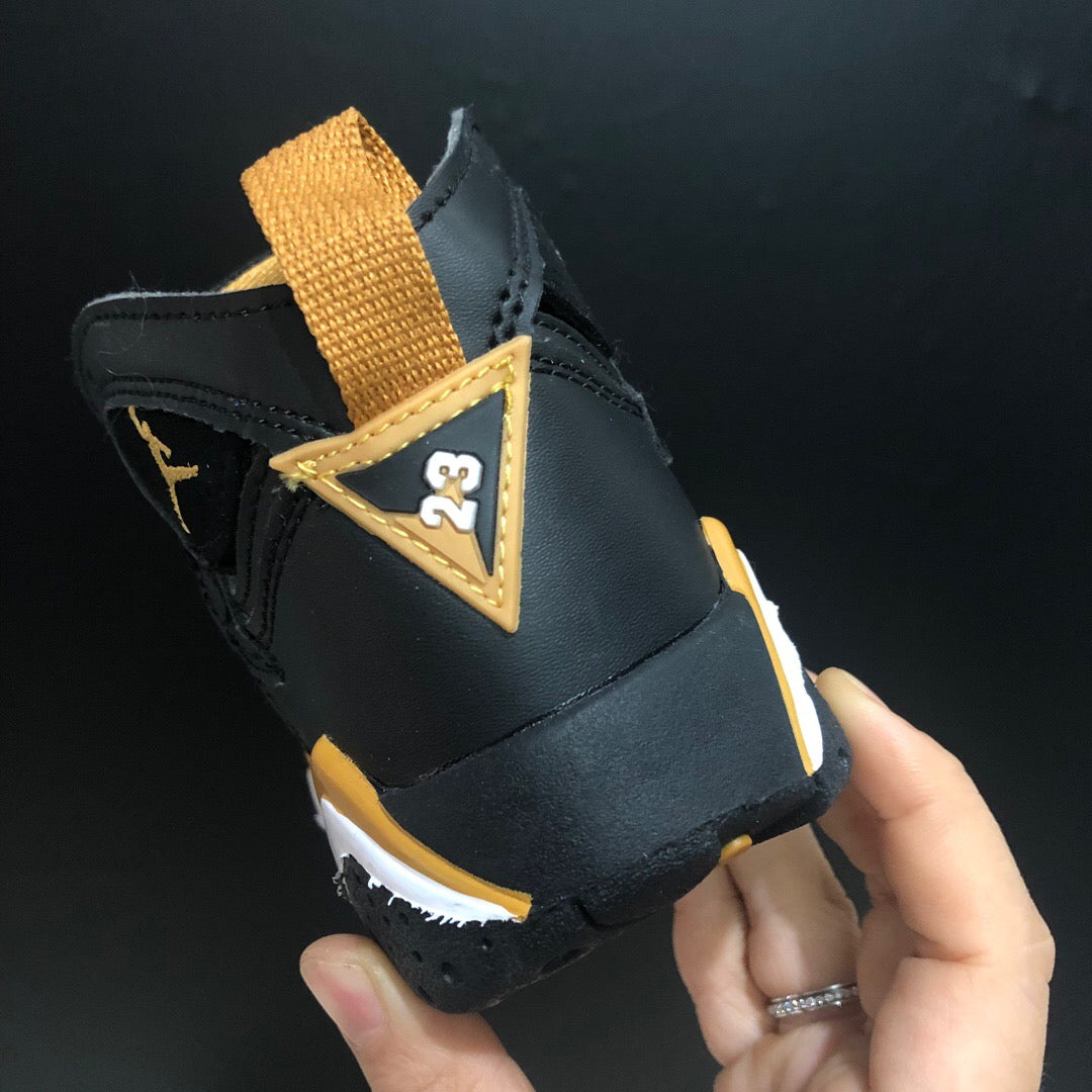 Jordan 7" black, gold"