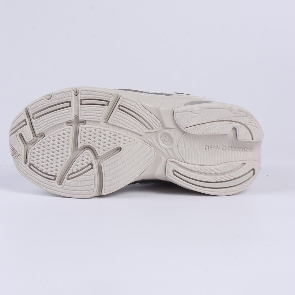 N 2010 children's shoes "Light beige & light grey"