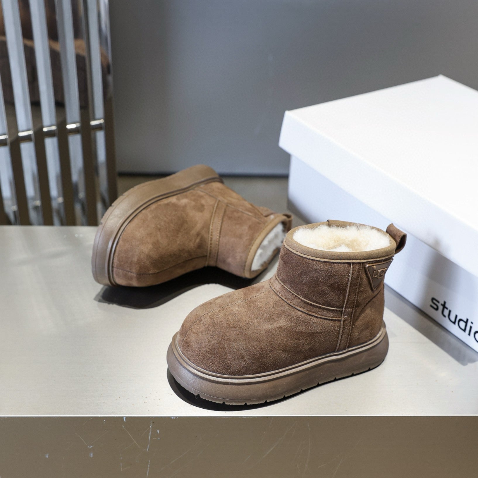 U-GG ugly leather big head snow boots" brown"