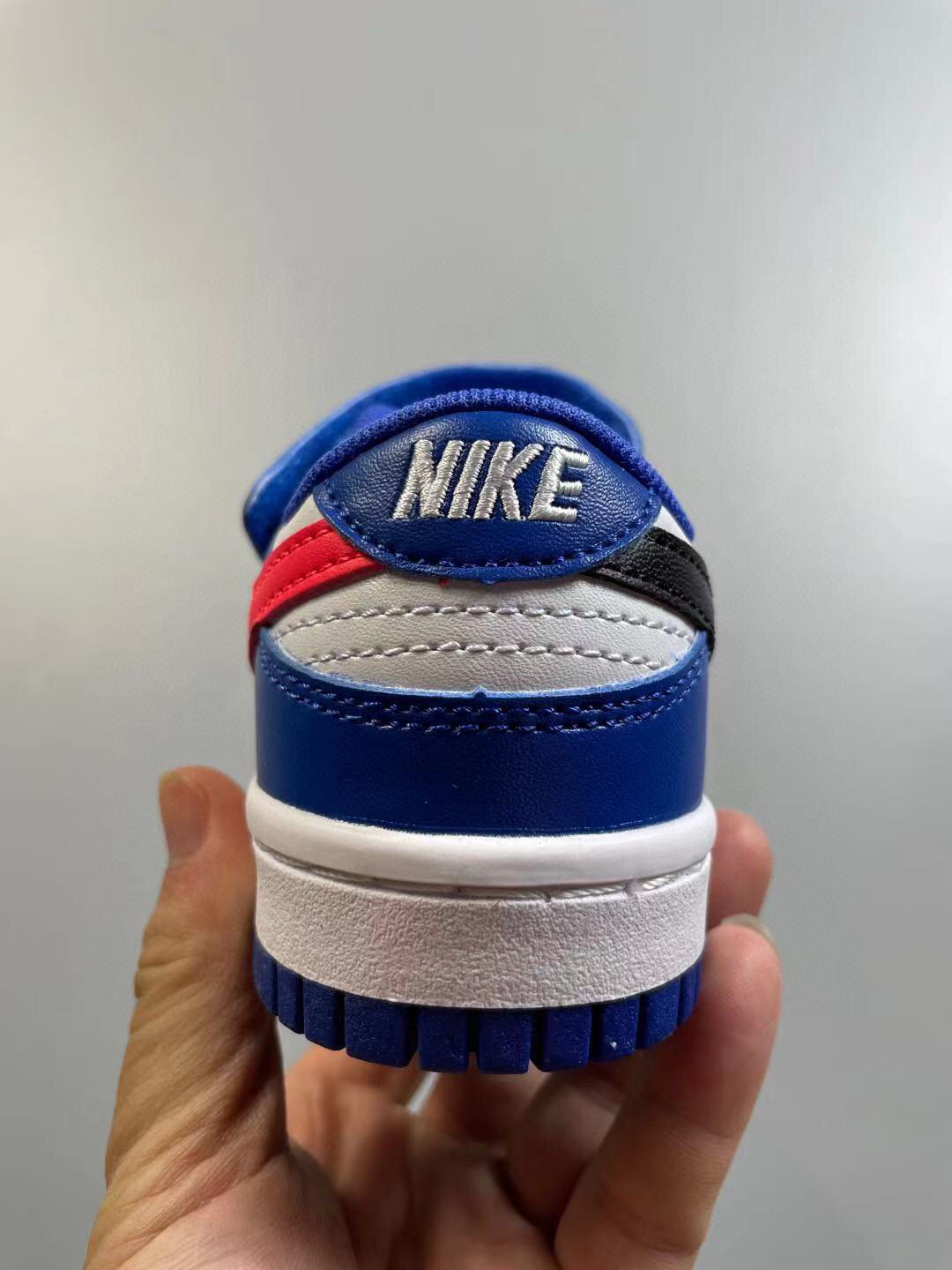 Nike SB single buckle sneakers" white, blue"