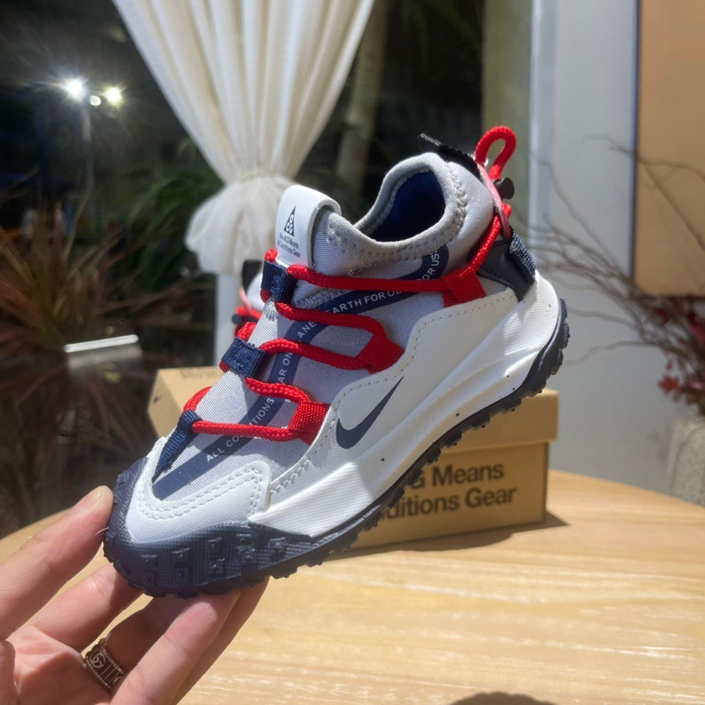 Nike ACG outdoor hiking shoes