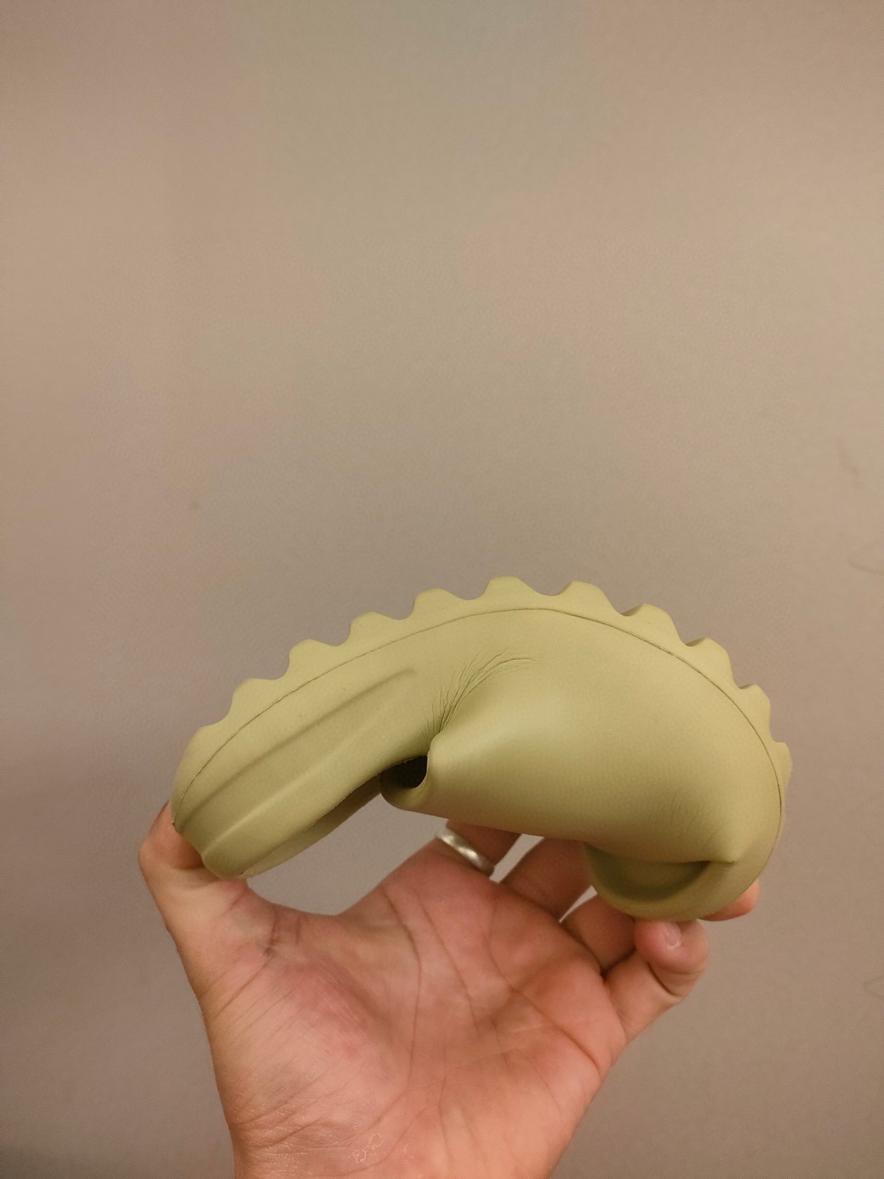700 Coconut Slippers" light, muted green"