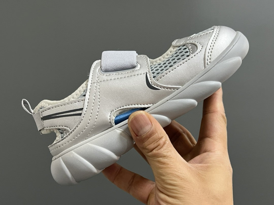 NB new 920 Mary Jane mesh stitching Velcro children's sandals" silver"