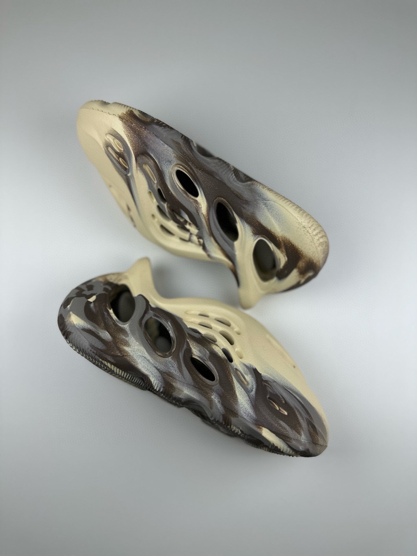 Coconut Crocs" black, cream"