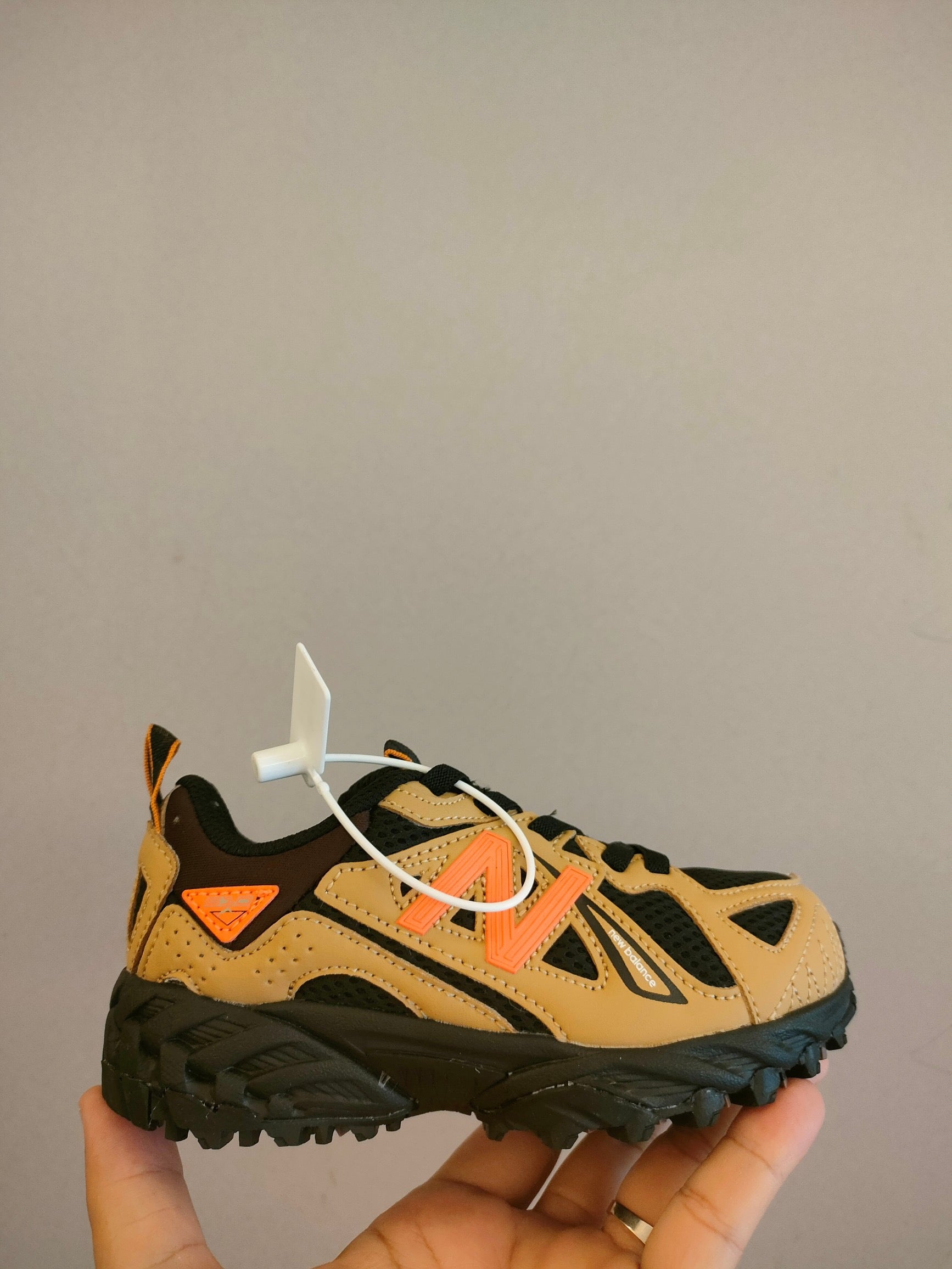 NB610 children's outdoor shoes" camel brown"