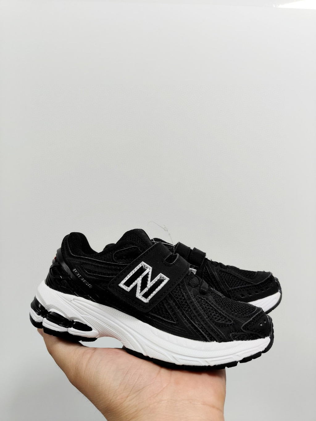 NB 1906 Velcro Kids Running Shoes" black"