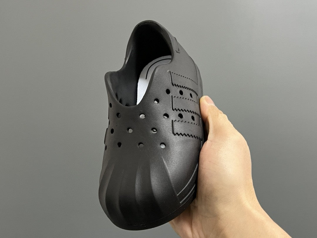 Soft shell hole slip-on sandals for children"  dark grey"