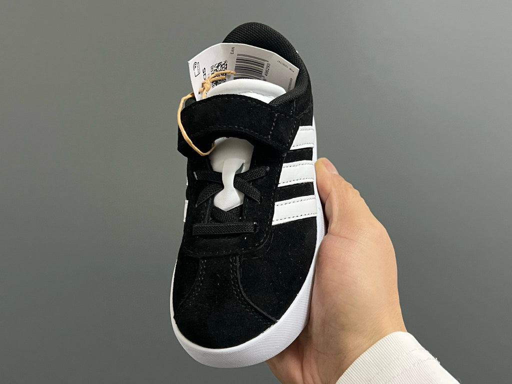 Adidas tennis shoes" black"