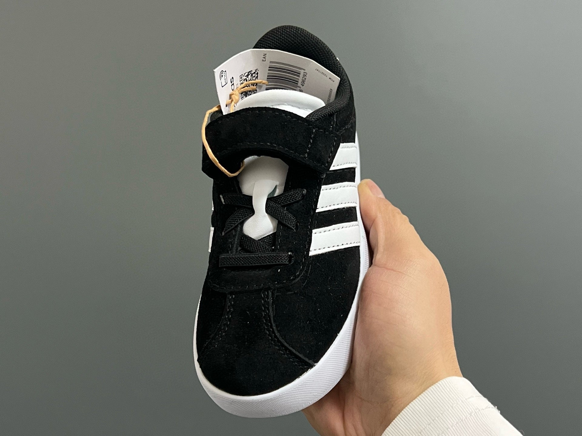 Adidas tennis shoes" black"